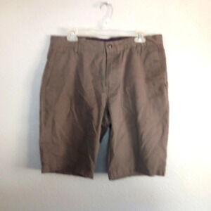 Volcom shorts ( box BE )